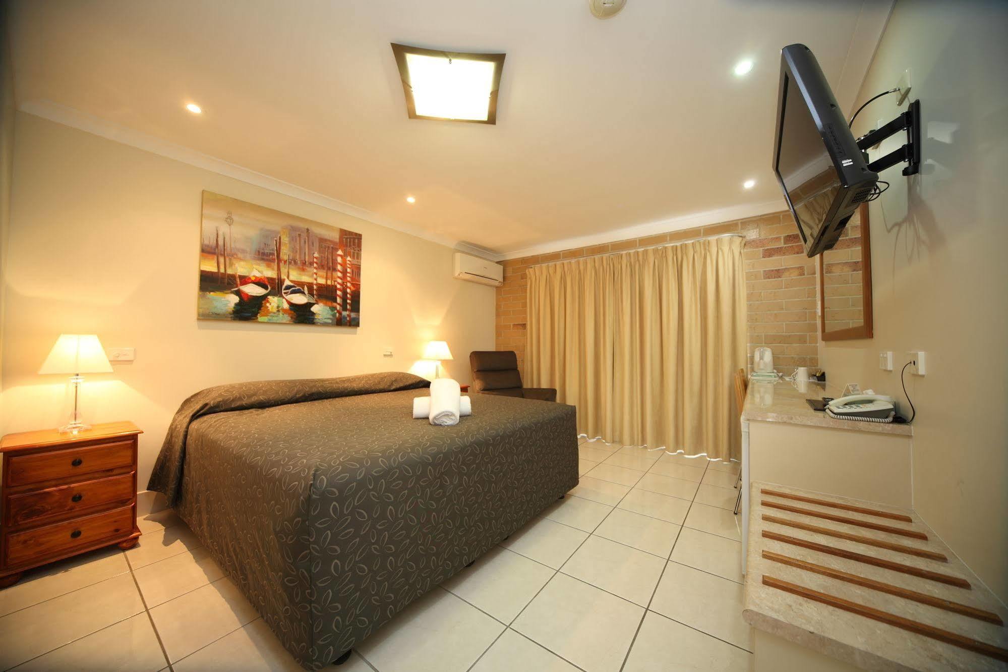 Emerald Central Palms Motel Екстер'єр фото