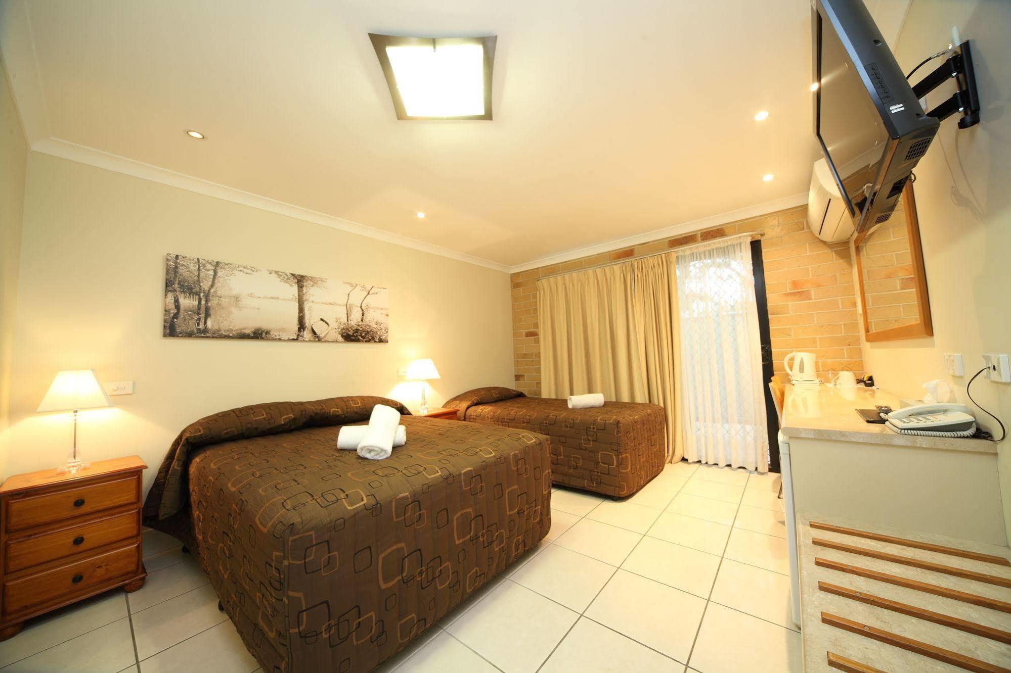 Emerald Central Palms Motel Екстер'єр фото