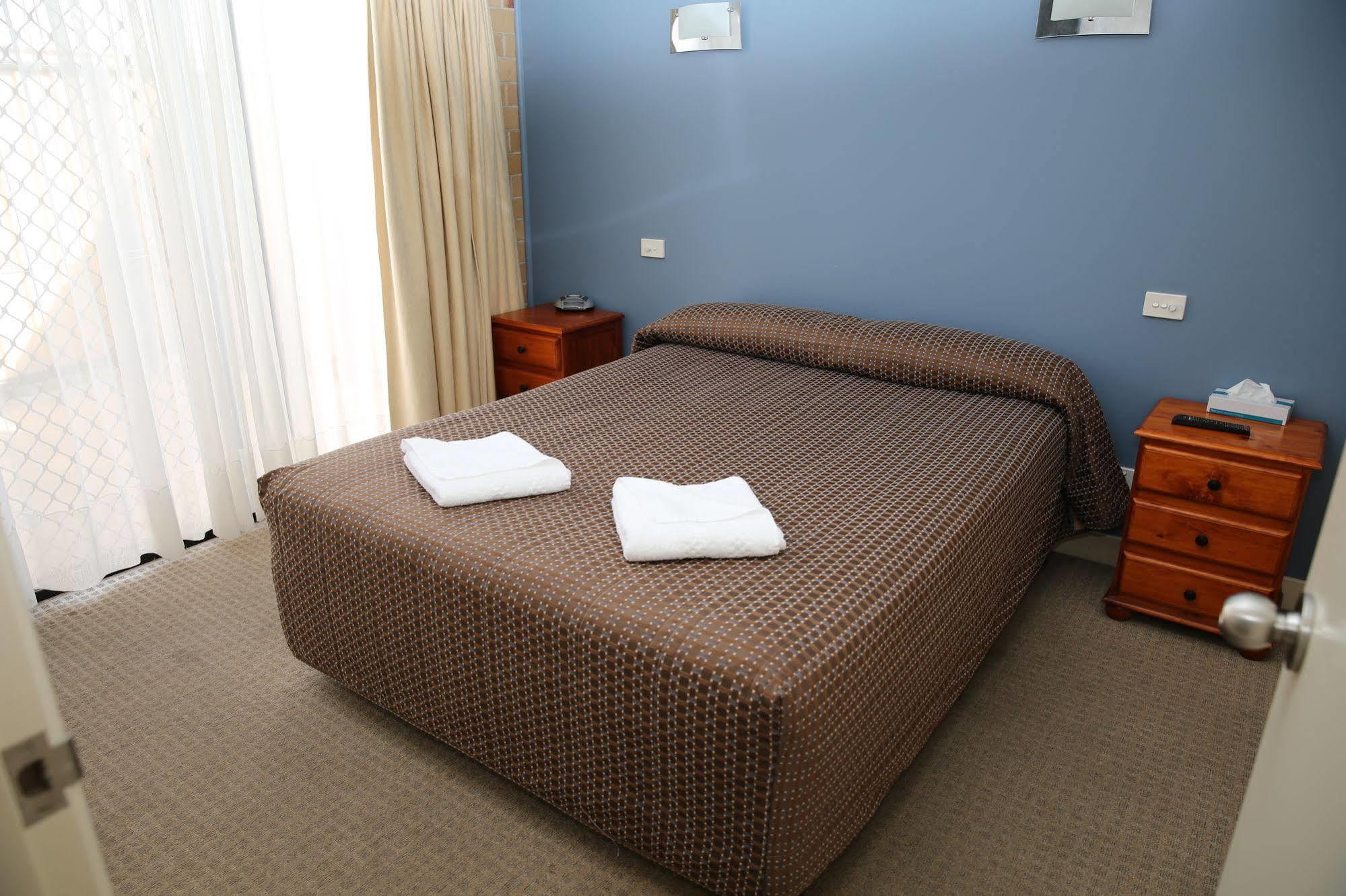 Emerald Central Palms Motel Екстер'єр фото